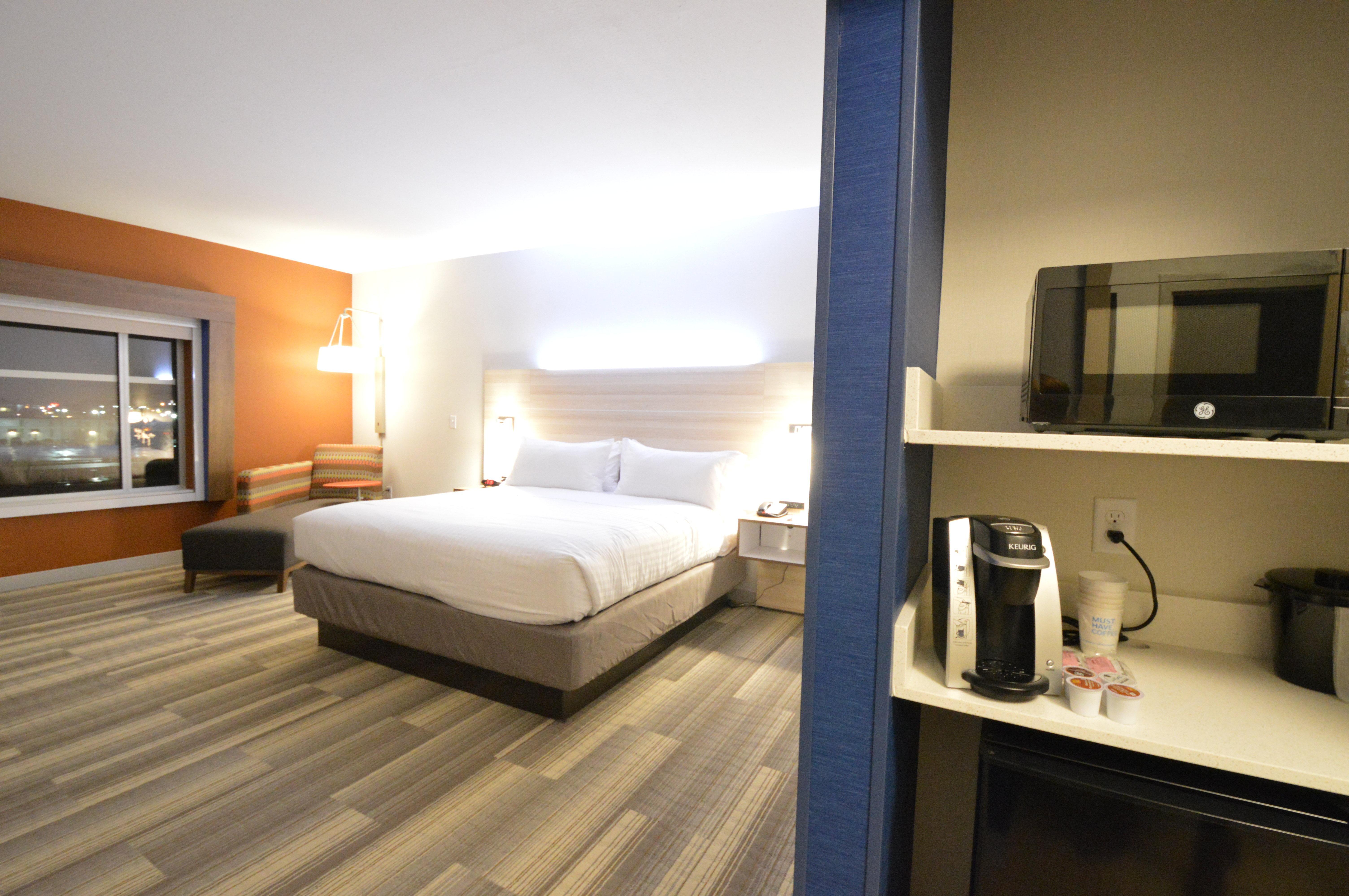 Holiday Inn Express & Suites Toledo South - Perrysburg By Ihg Exterior photo